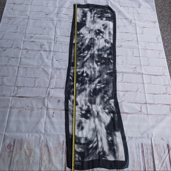 Laura di Biagiotti 100% Silk Scarf Made in Italy - Picture 6 of 9